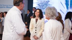La presidenta Isabel Díaz Ayuso en su visita al Hospital Gregorio Marañón
