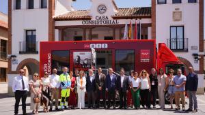 El consejero García Martín en la presentación la nueva Oficina Móvil de Atención al Ciudadano