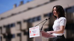 Díaz Ayuso entrega en Pinto las llaves a los inquilinos de nuevas viviendas del Plan Vive La presidenta Isabel Díaz Ayuso durante la entrega de las llaves a los inquilinos de 422 nuevas viviendas del Plan Vive