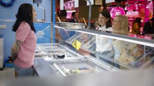 Rocío Albert durante su visita a la Galería Comercial Pryconsa Rocío Albert durante su visita a la Galería Comercial Pryconsa