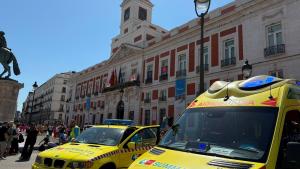 Una UVI móvil y un vehículo de coordinación desplegados en la Puerta del Sol