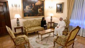 Díaz Ayuso, recibida en audiencia privada por el Papa León XIV en la Nunciatura La presidenta Isabel Díaz Ayuso en audicencia privada junto al Papa León XIV