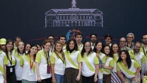 Díaz Ayuso supervisa el Centro Internacional de Prensa que abre mañana en la Real Casa de Correos para la visita apostólica del Papa León XIV a España La presidenta visitando el Centro Internacional de Prensa