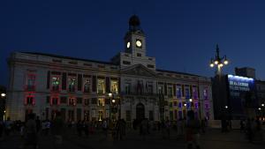 iluminacion sol bandera arcoiris día del orgullo 