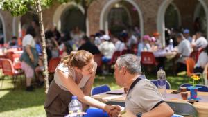 La Comunidad de Madrid acerca el deporte, la cultura y el ocio a 3.500 personas con discapacidad intelectual La consejera Dávila en la Fiesta de la Primavera