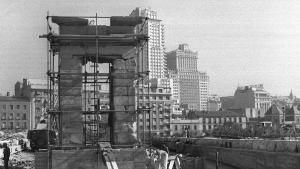 Imagen del templo de Debod con andamios