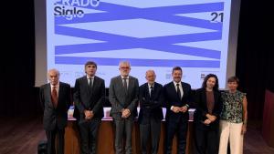 La Comunidad de Madrid refuerza su colaboración con el Museo del Prado a través de la exposición Prado. Siglo XXI El consejero De Paco Serrano en la presentación de la exposición Prado. Siglo XXI en el Museo Nacional del Prado