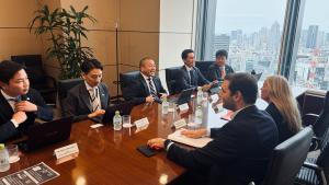 La consejera Albert en su visita a sedes centrales de NTT Data, Canon y Mitsubishi