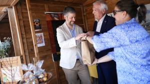 El consejero Miguel Ángel García en la Feria de la Sierra Norte 2026