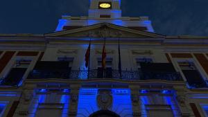 La Real Casa de Correos iluminada de azul por el Día Nacional del Donante de Órganos, Tejidos y Células