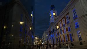 La Real Casa de Correos iluminada de azul por el Día Nacional del Donante de Órganos, Tejidos y Células