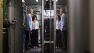 La presidenta Isabel Díaz Ayuso junto con Su Majestad el Rey Felipe VI el Centro de Innovación de Agua y Energía de Canal de Isabel II