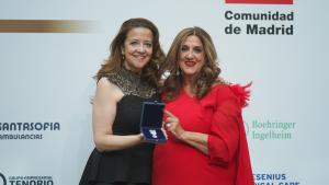 Las consejeras Fátima Matute y Ana Dávila durante el 50 aniversario de la Asociación para la Lucha Contra las Enfermedades Renales