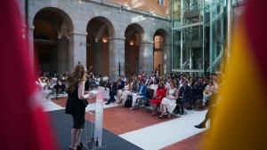 Las consejeras Fátima Matute y Ana Dávila durante el 50 aniversario de la Asociación para la Lucha Contra las Enfermedades Renales