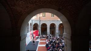 Las consejeras Fátima Matute y Ana Dávila durante el 50 aniversario de la Asociación para la Lucha Contra las Enfermedades Renales