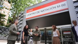 La presidenta Isabel Díaz Ayuso durante su visita al Centro en el marco de conmemoración del 40º aniversario