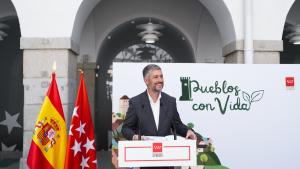La Comunidad de Madrid convoca la I edición de los Premios Paredes con Vida para promover la creación de murales artísticos en pequeños municipios de la región El consejero García Martín en la I edición de los Premios Paredes con Vida