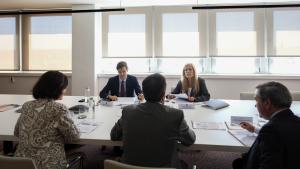La consejera Albert con la Junta Directiva de la Asociación de Empresas del Comercio y la Industria del Metal
