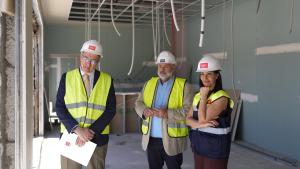 La Comunidad de Madrid creará 1.000 plazas escolares públicas en el barrio de El Cañaveral, en el distrito madrileño de Vicálvaro La consejera Zarzalejo en las obras del nuevo instituto público de El Cañaveral