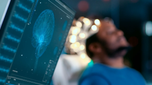 escaneo de cerebro de persona en un ámbito hospitalario