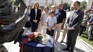 La Comunidad de Madrid rinde homenaje a las víctimas del atentado de ETA en la Plaza de la República Dominicana en su 40º aniversario El consejero García Martín en el homenaje a las víctimas del atentado de ETA en la Plaza de la República Dominicana