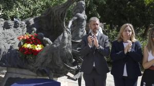 La Comunidad de Madrid rinde homenaje a las víctimas del atentado de ETA en la Plaza de la República Dominicana en su 40º aniversario El consejero García Martín en el homenaje a las víctimas del atentado de ETA en la Plaza de la República Dominicana