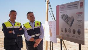 Rodrigo asiste al inicio de las obras de 103 viviendas que se van a construir en Loeches pertenecientes al Plan Vive Solución Joven El consejero Jorge Rodrigo durante la visita a las obras del Plan Vive Solución Joven en Loeches