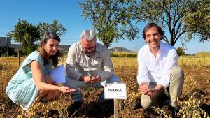 El viceconsejero García en la finca experimental El Encín del IMIDRA