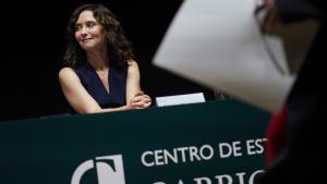 La presidenta Isabel Díaz Ayuso durante la entrega de diplomas y clausura de las actividades académicas del Centro de Estudios Garrigues