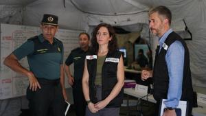 La presidenta Isabel Díaz Ayuso en el puesto de mando avanzado de Navalcarnero