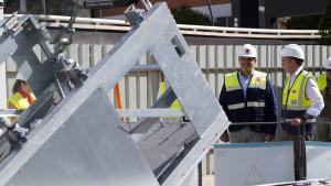 El consejero Jorge Rodrigo durante la instalación de escaleras mecánicas en la estación de Metro de Estrella