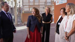 La consejera Fátima Matute durante su visita al consultorio que atiende a una población de 2.500 vecinos 