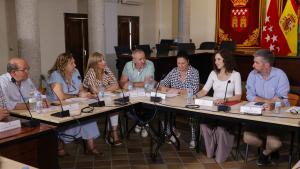 Díaz Ayuso anuncia que ya están en marcha o finalizadas más del 88% de las 43 medidas urgentes para reconstruir la Sierra Oeste La presidenta Isabel Díaz Ayuso en Villa del Prado