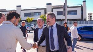 El consejero Mariano de Paco Serrano durante su visita en Torrejón de Ardoz a las instalaciones de la Ciudad Deportiva de la RFFM