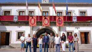 La Comunidad de Madrid detalla a los alcaldes de los municipios afectados por el incendio de la Sierra Oeste las nuevas medidas aprobadas para su recuperación El consejero García Martín en San Martín de Valdeiglesias