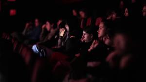 Sala de cine a oscuras