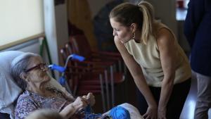 La consejera Ana Dávila durante su visita a la Residencia Villa del Prado