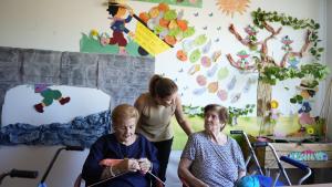 La consejera Ana Dávila durante su visita a la Residencia Villa del Prado