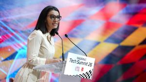 La consejera Mercedes Zarzalejo durante la inauguración del encuentro donde representantes de la Fórmula 1 y compañías tecnológicas vinculadas al sector comparten proyectos
