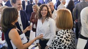 La presidenta Isabel Díaz Ayuso durante la colocación de la primera piedra del futuro Centro de Procesamiento de Datos que Nabiax construirá en Alcalá de Henares