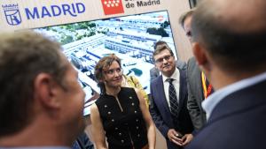 La presidenta Isabel Díaz Ayuso durante el mayor encuentro internacional de inversión inmobiliaria que se celebra por primera vez en Madrid
