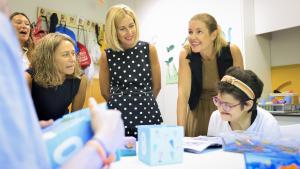 Dávila visita a los profesionales y usuarios de la Residencia y Centro de Día Apsuria La consejera Ana Dávila durante su visita a Residencia y Centro de Día que cuenta con plazas públicas de atención integral a personas con discapacidad intelectual gravemente afectadas
