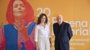 La presidenta Isabel Díaz Ayuso junto a Alondra de la Parra