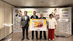 El consejero Mariano de Paco Serrano durante la presentación del cupón conmemorativo de la ONCE dedicado al Gran Premio de España de Fórmula 1