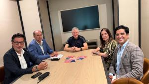 El consejero Miguel López-Valverde durante su reunión en Miami con la Federación de Cámaras de Comercio Binacionales