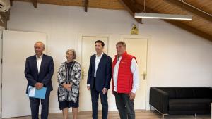 El viceconsejero José Antonio Sánchez durante su visita en Valdemorillo a las obras de renovación del Centro de Servicios Sociales