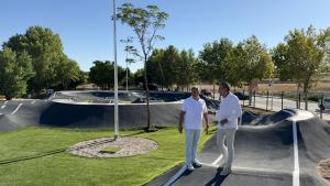 El viceconsejero José Antonio Sánchez durante su visita en Cobeña a distintas actuaciones de mejora de infraestructuras públicas