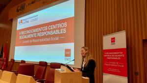 La viceconsejera Gutiérrez en la entrega de los galardones Centros Socialmente Responsables en el Hospital La Paz