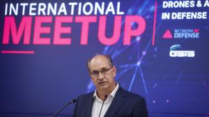 El consejero Miguel López-Valverde durante el Encuentro Internacional: Drones y Tecnologías Avanzadas no Tripuladas en Defensa y Seguridad Civil en el que participa la Agencia de Ciberseguridad