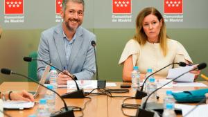 Los consejeros Miguel Ángel García Martín y Ana Dávila durante la reunión del Observatorio Regional de la Violencia de Género